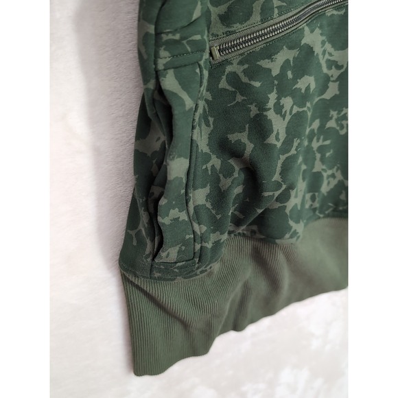 Cabi Marathon Jacket Hoodie‎ Womens M Green Floral Camo Slim Fit Athleisure 6030 - Picture 7 of 12